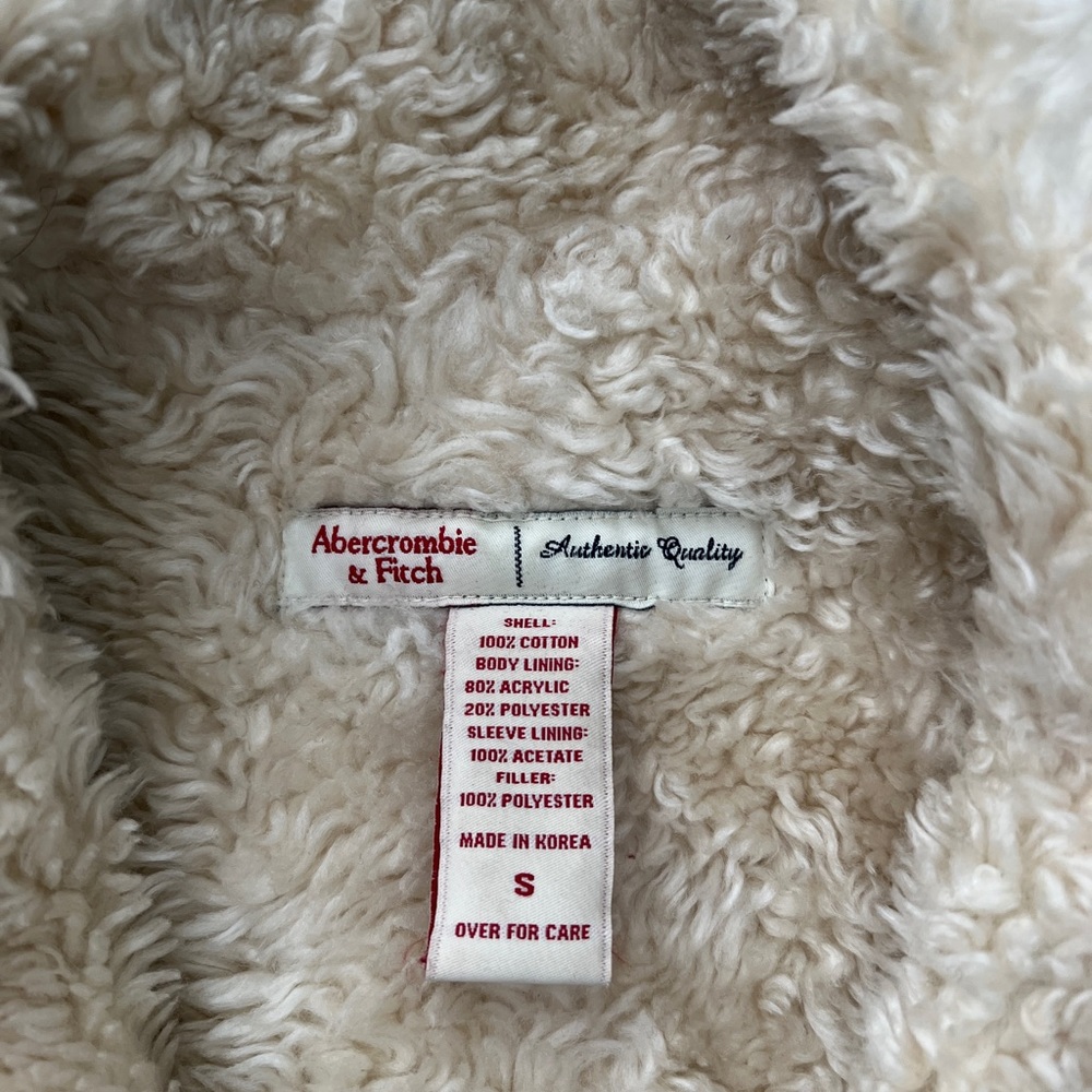 Abercrombie and Fitch size small
